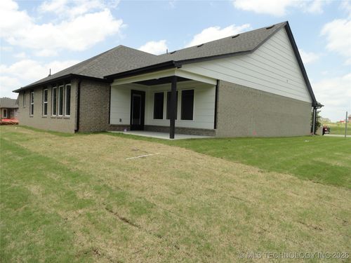 915 E Jacksonville St, Broken Arrow, OK, 74012-1859 | Card Image