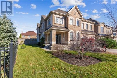 36 Lampman Cres, House other with 4 bedrooms, 5 bathrooms and 5 parking in Brampton ON | Image 2