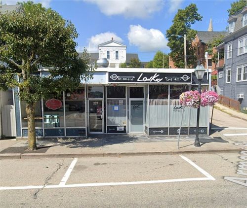 207 S Main Street, East Greenwich, RI, 02818 | Card Image