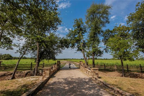 395 County Road 2530, Meridian, TX, 76665-4549 | Card Image
