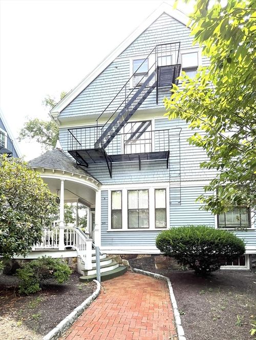 apt-2-265 Bowen St, Providence, RI, 02906-2250 | Card Image