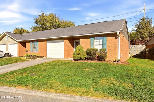 8023 Intervale Way, Powell, TN, 37849-5421 | Card Image