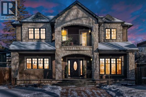 {{alt}} | Card Image