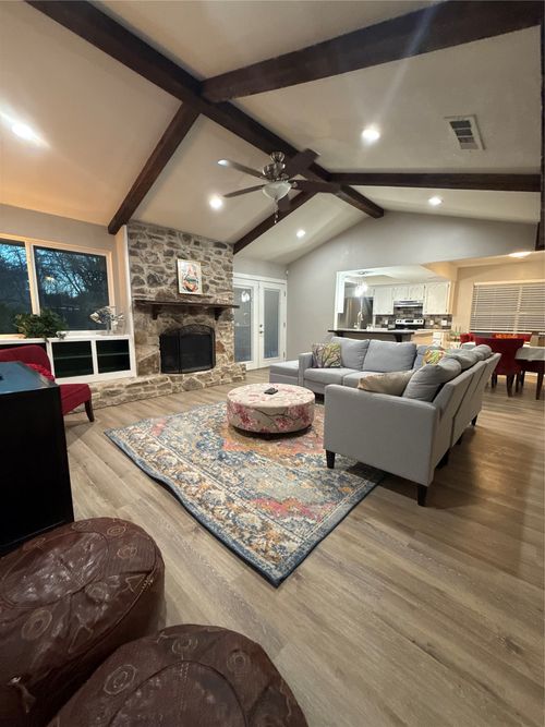 9511 Meadowheath Dr, Austin, TX, 78729-2716 | Card Image