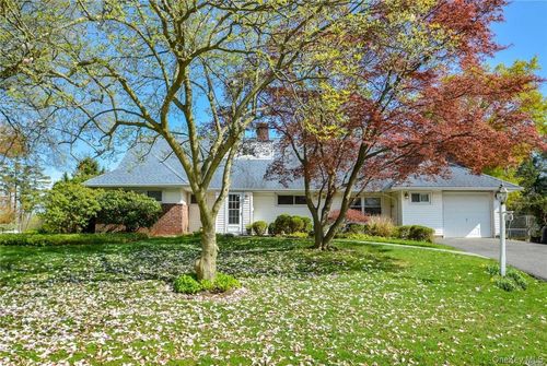 14 Peachtree Ln, Roslyn, NY, 11576-1410 | Card Image