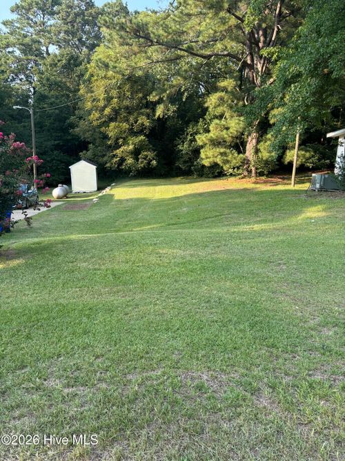 114 W Cedar St, Nashville, NC, 27856-1365 | Card Image