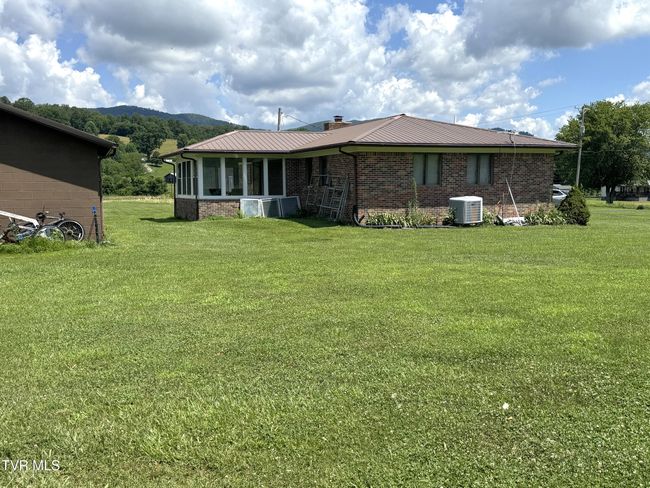 1935 E Stone Gap Rd, House other with 5 bedrooms, 4 bathrooms and null parking in Big Stone Gap VA | Image 4