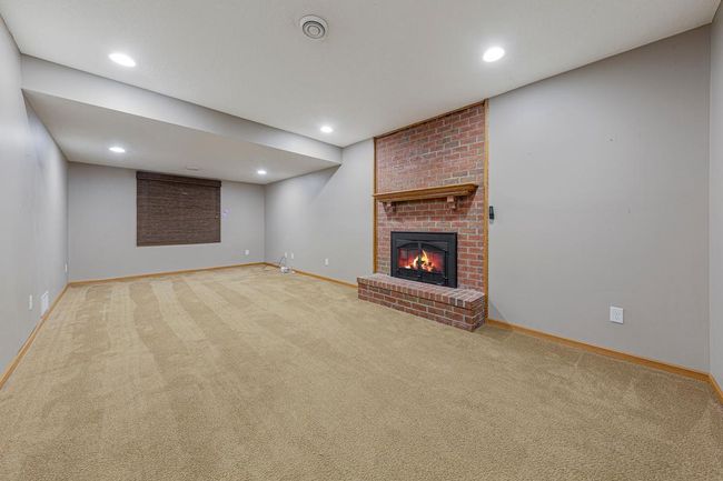 52 Family room_lower.jpg | Image 46