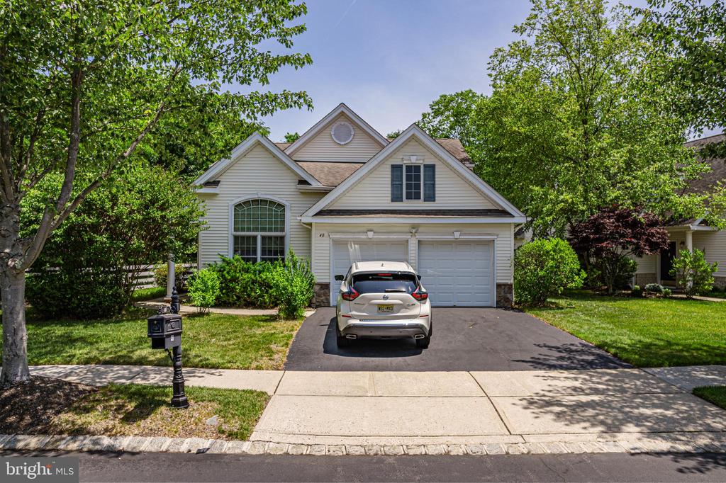 Londonberry Dr, Holmdel, NJ 07733