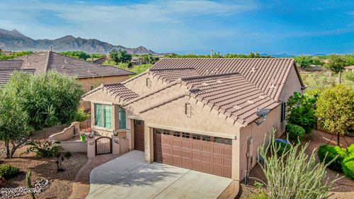 2404 E Page Mill Dr, Green Valley, AZ, 85614-6317 | Card Image