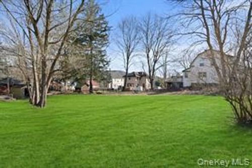 35 Dunderberg Rd, Central Valley, NY, 10917-5009 | Card Image