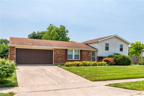 804 Sunset Dr, Englewood, OH, 45322-2215 | Card Image