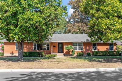 Front view of home | Image 1