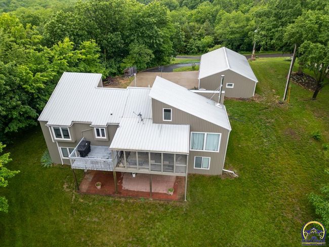 8231 Mike O Vince Rd, House other with 5 bedrooms, 4 bathrooms and null parking in Ozawkie KS | Image 6