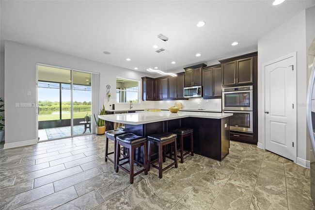 Kitchen with Island | Image 17
