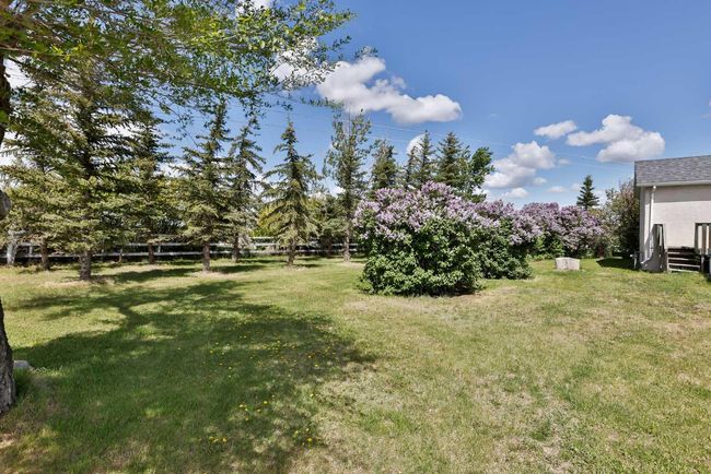 3.43 Acres, House other with 4 bedrooms, 3 bathrooms and null parking in Raymond AB | Image 11