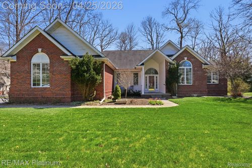 7548 Elmbrooke Way, Brighton, MI, 48116-6197 | Card Image