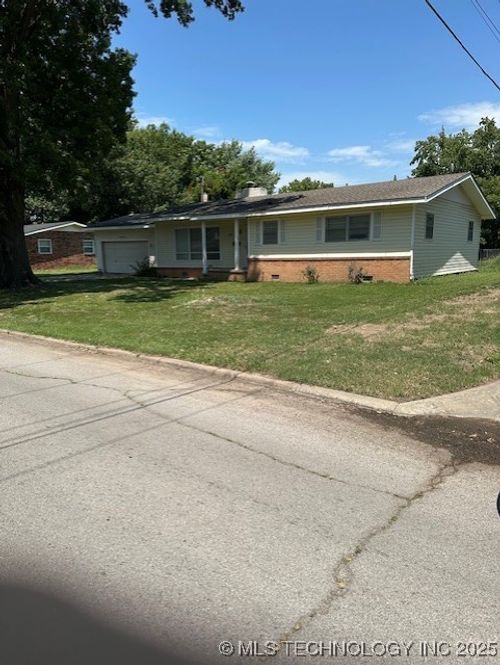 809 Se 14th St, Pryor, OK, 74361-7816 | Card Image