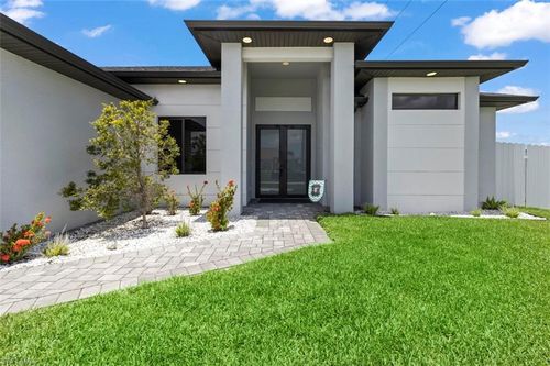 1 Nw 8th Ter, Cape Coral, FL, 33993-1890 | Card Image