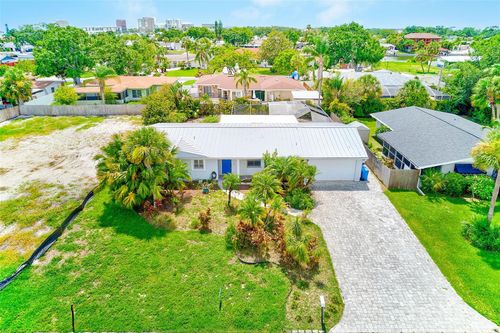 3928 E Eden Roc Cir, TAMPA, FL, 33634-7418 | Card Image