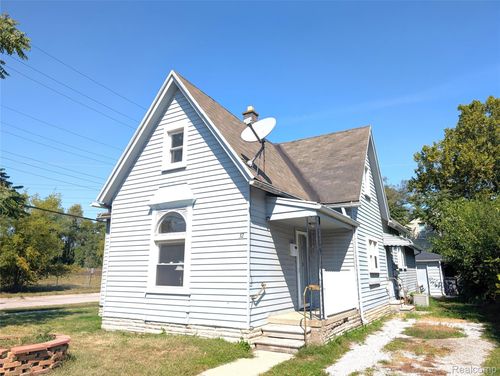 32 Labadie St, Ecorse, MI, 48229-1516 | Card Image