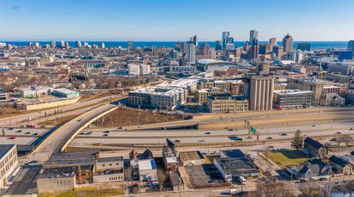 1319 N 12th Street, Milwaukee, WI, 53205 | Card Image