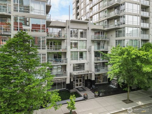 218-2929 1st Ave, Seattle, WA, 98121-3020 | Card Image