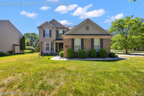 997 River Rock Dr, Holly, MI, 48442-1577 | Card Image