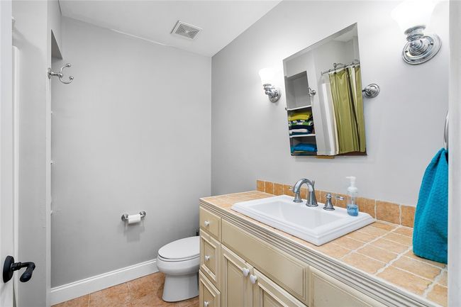 Lower Level Full Bath | Image 36
