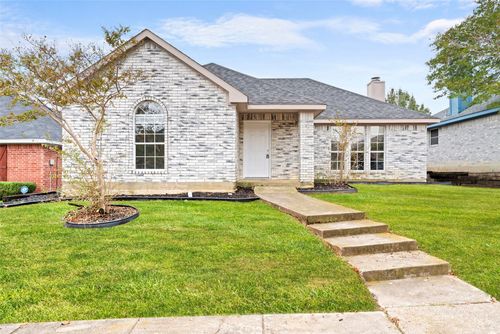 1042 Kim Ln, Mesquite, TX, 75149-6974 | Card Image