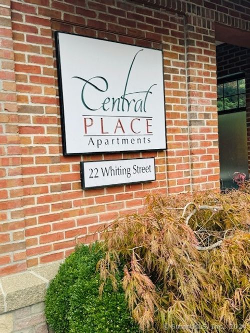 22 Whiting St, Plainville, CT, 06062-2298 | Card Image