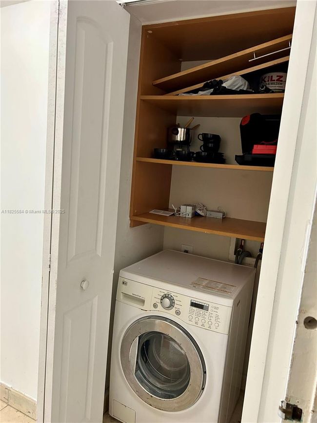 APT-514 - 5401 Collins Ave, Condo with 1 bedrooms, 2 bathrooms and null parking in Miami Beach FL | Image 25