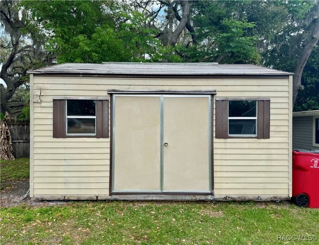 Shed with laundry and hot water heater | Image 35