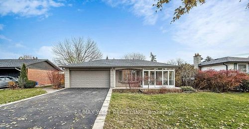 194 Sewell Dr, Oakville, ON, L6H1E4 | Card Image
