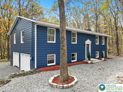 129 Lentz Trl, Jim Thorpe, PA, 18229-1917 | Card Image