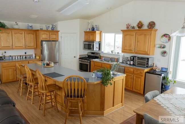 1027 E Butte Rd, House other with 3 bedrooms, 2 bathrooms and 1 parking in Menan ID | Image 5