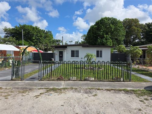 651 E 48th St, Hialeah, FL, 33013-1957 | Card Image