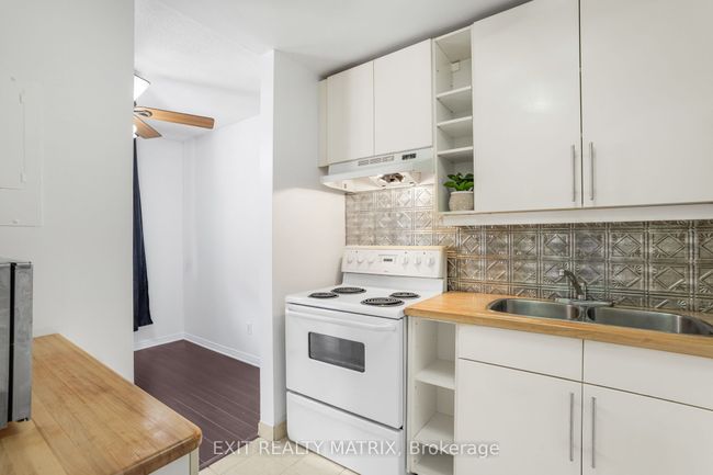 217 - 2000 Jasmine Cres, Condo with 2 bedrooms, 1 bathrooms and 1 parking in Gloucester ON | Image 10