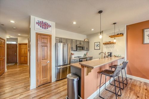 unit-b3-844 Blue River Pkwy, SILVERTHORNE, CO, 80498-8203 | Card Image