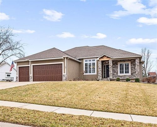 13 Timber Creek Cir, Platte City, MO, 64079-8186 | Card Image