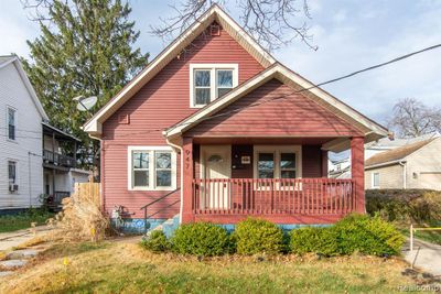 947 Baraga Street Ne, Home with 3 bedrooms, 2 bathrooms and null parking in Grand Rapids MI | Image 1