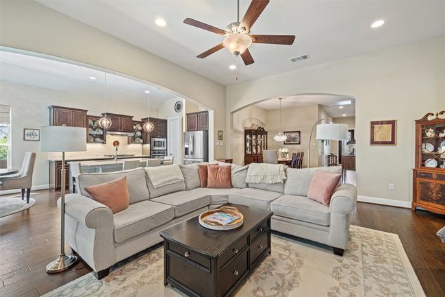 5217 Cedro Elm Dr, House other with 3 bedrooms, 3 bathrooms and 7 parking in Bee Cave TX | Image 14