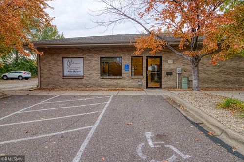 327 Main St Nw, Elk River, MN, 55330-1531 | Card Image