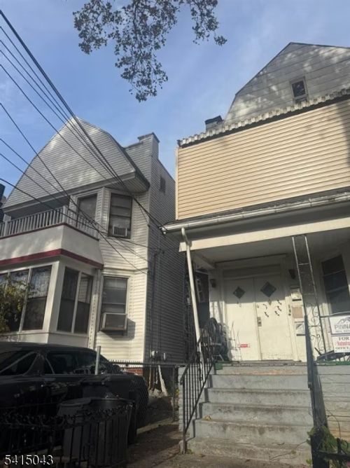 40 Wegman Pkwy, Jersey City, NJ, 07305-4250 | Card Image