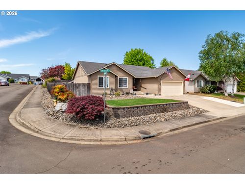 317 Greystone St, Sutherlin, OR, 97479-9882 | Card Image