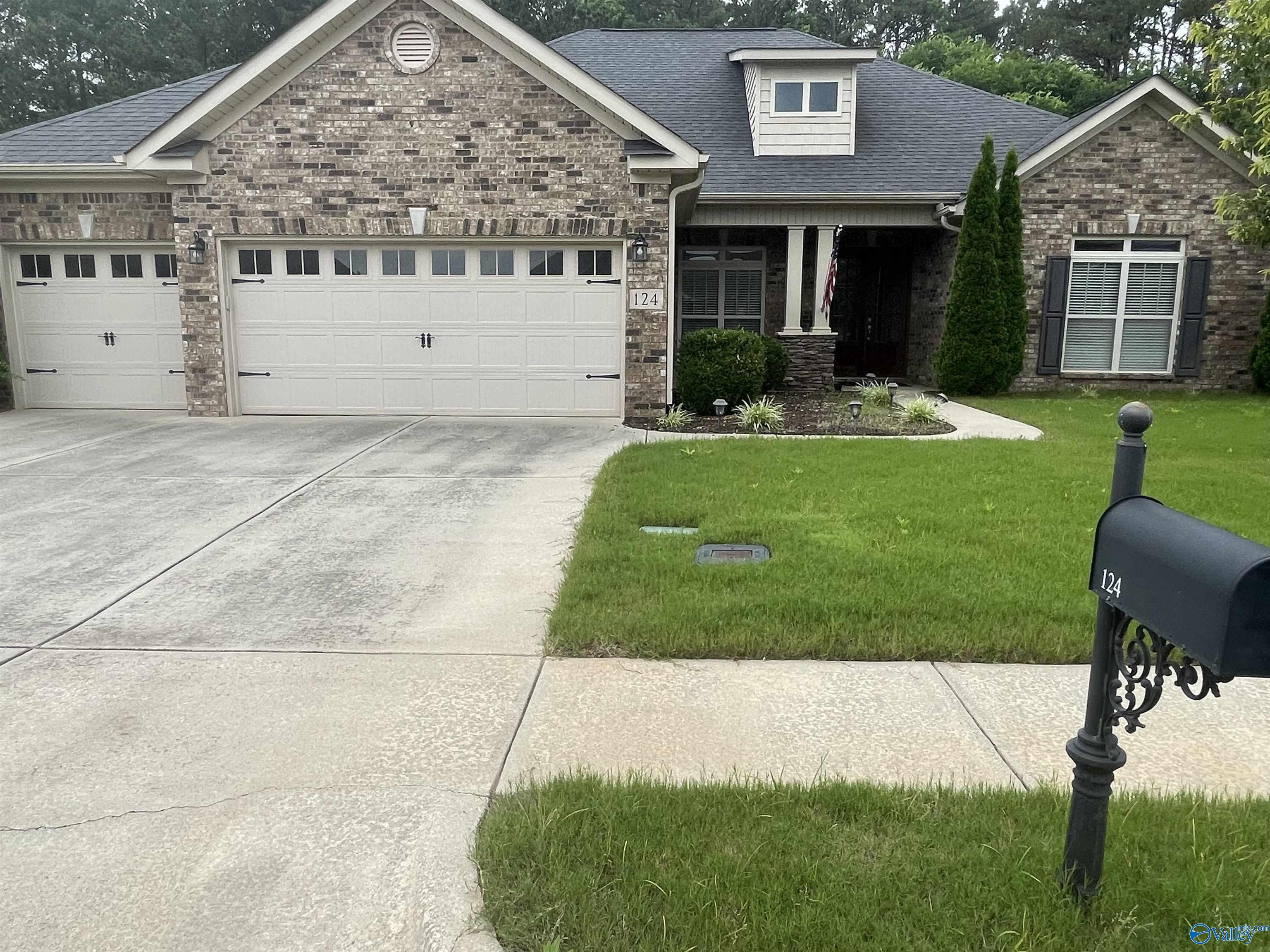 Autumn Cove Dr, Madison, AL 35756