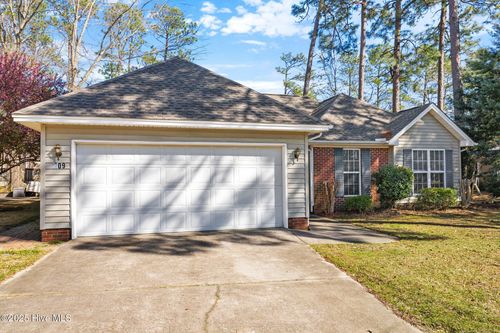209 Kinlock Way, Aberdeen, NC, 28315-3647 | Card Image
