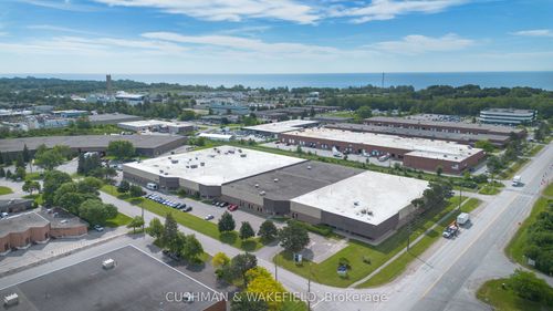 1-1725 Mcpherson Crt, Pickering, ON, L1W3E9 | Card Image