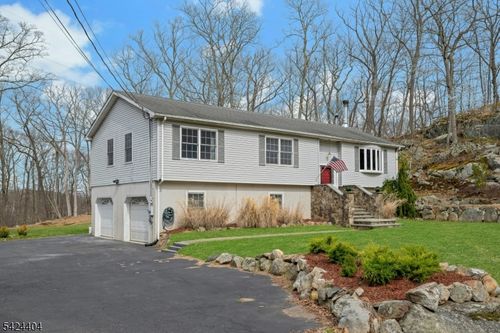 4 Andover Mohawk Rd, Byram Twp, NJ, 07821-3533 | Card Image