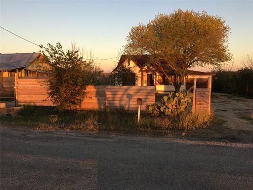 4724 Schuelke Rd, Niederwald, TX, 78640-4119 | Card Image